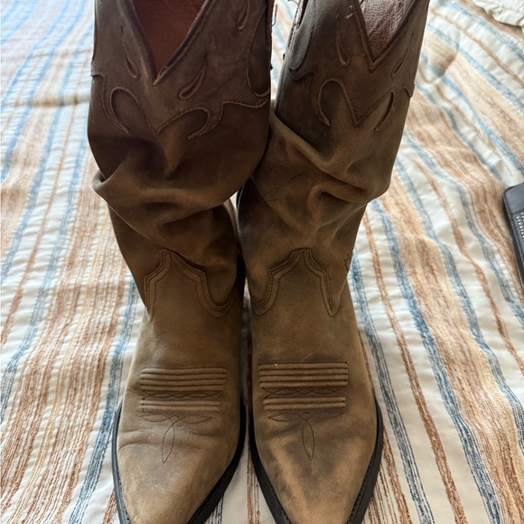 Ariat Tan Leather Cowboy Boots - Picture 1 of 4